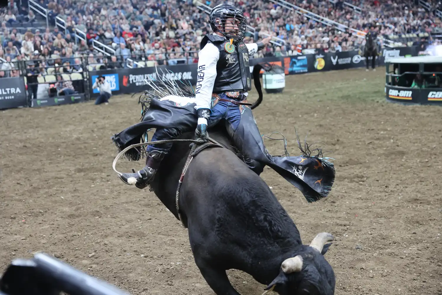 25 LIVE Pittsburgh 02 887