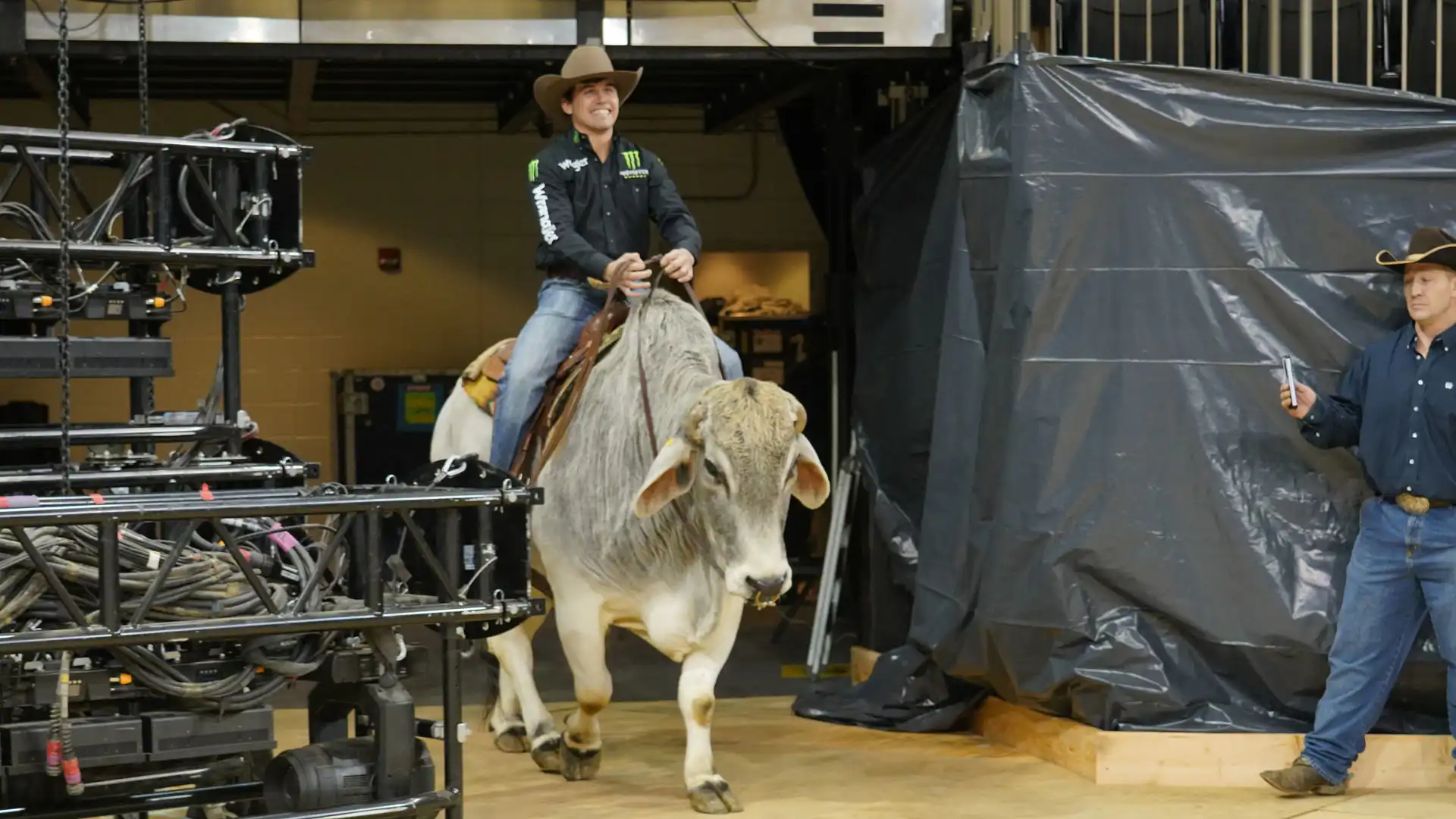 6f8727d5-4fec-49f3-b929-1b3d71df8ce3