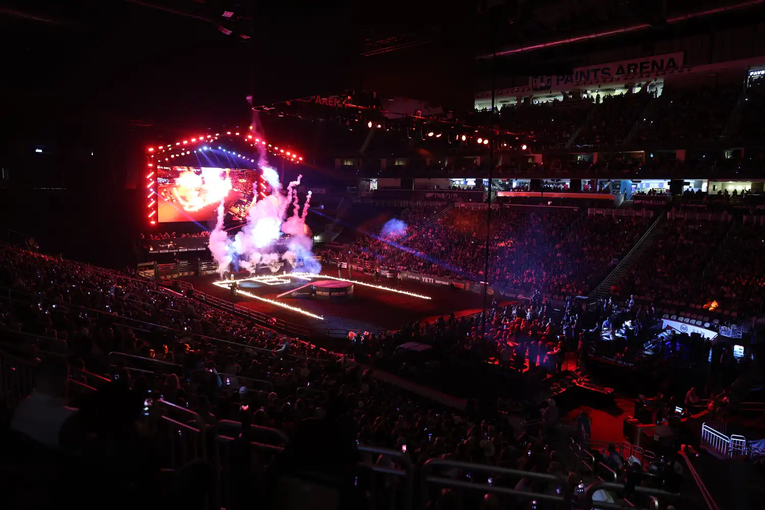 25 LIVE Pittsburgh 02 378