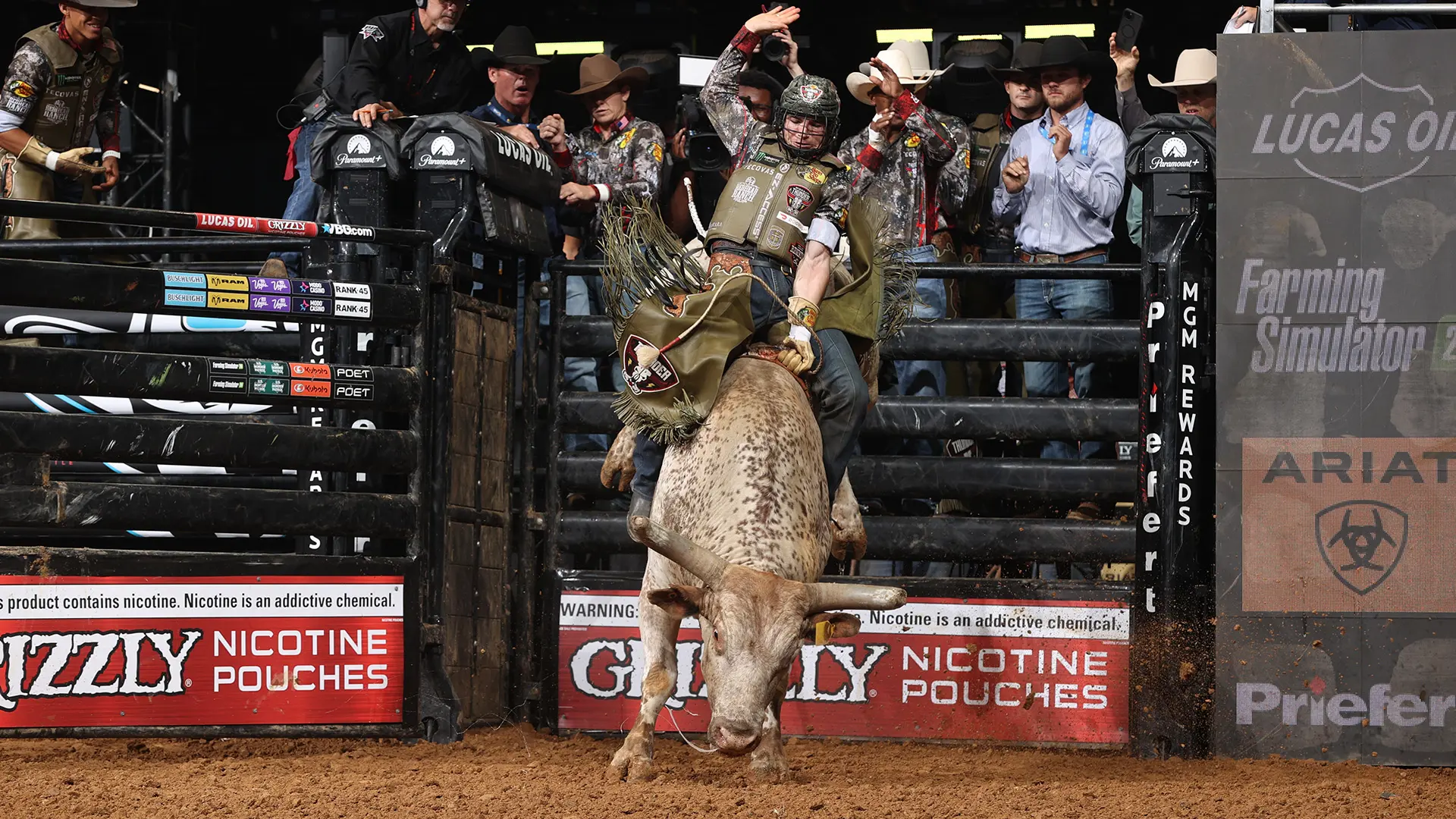 Paulo Eduardo Rossetto sets PBR Teams’ consecutive ride record with 14th-straight conversion in Missouri Thunder’s 15th win