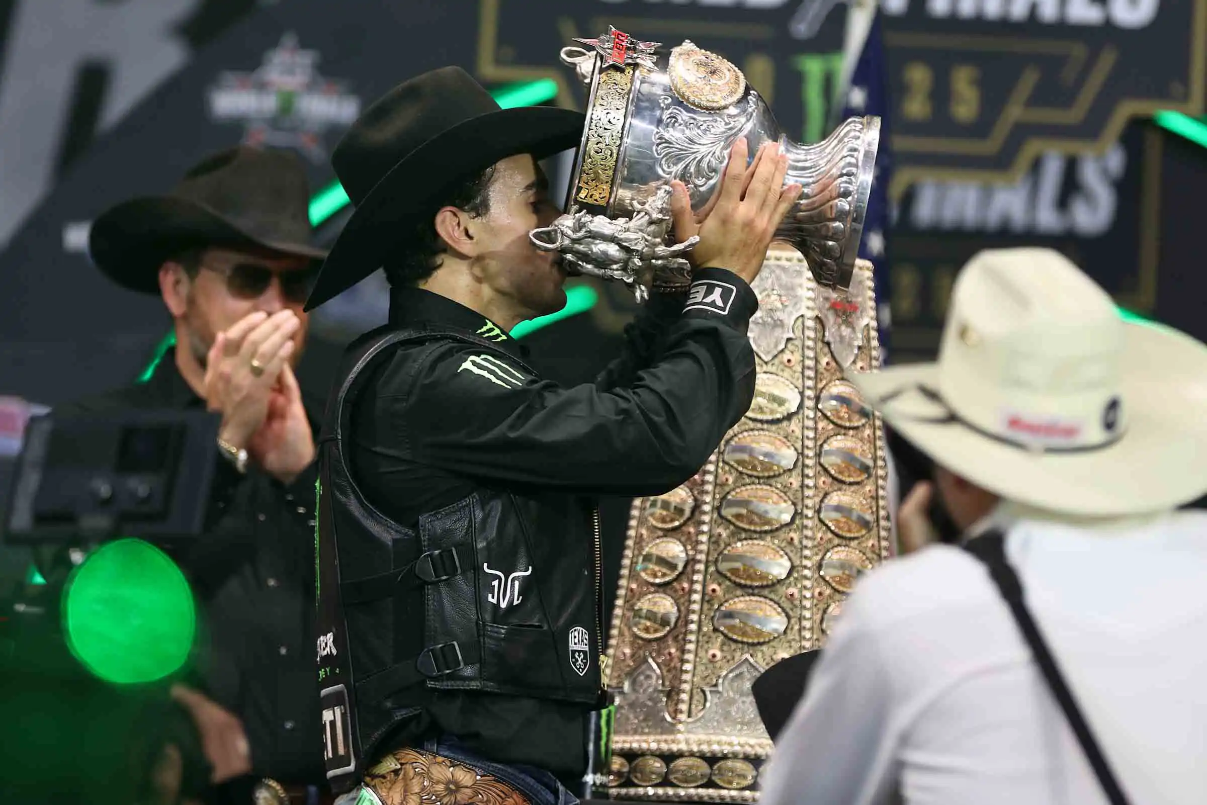 25 LIVE World Finals 02 1295