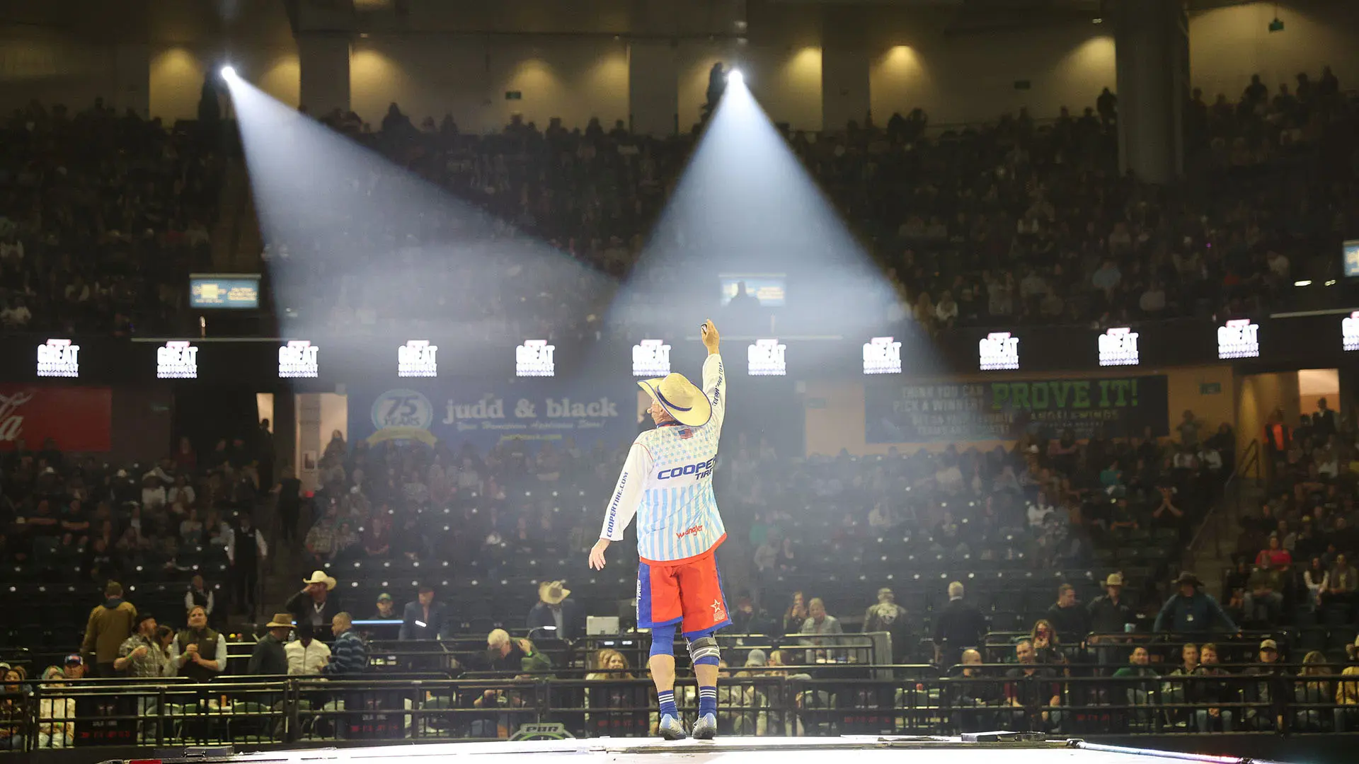 Rasmussen readies for one last dance on the dirt at the PBR World Finals