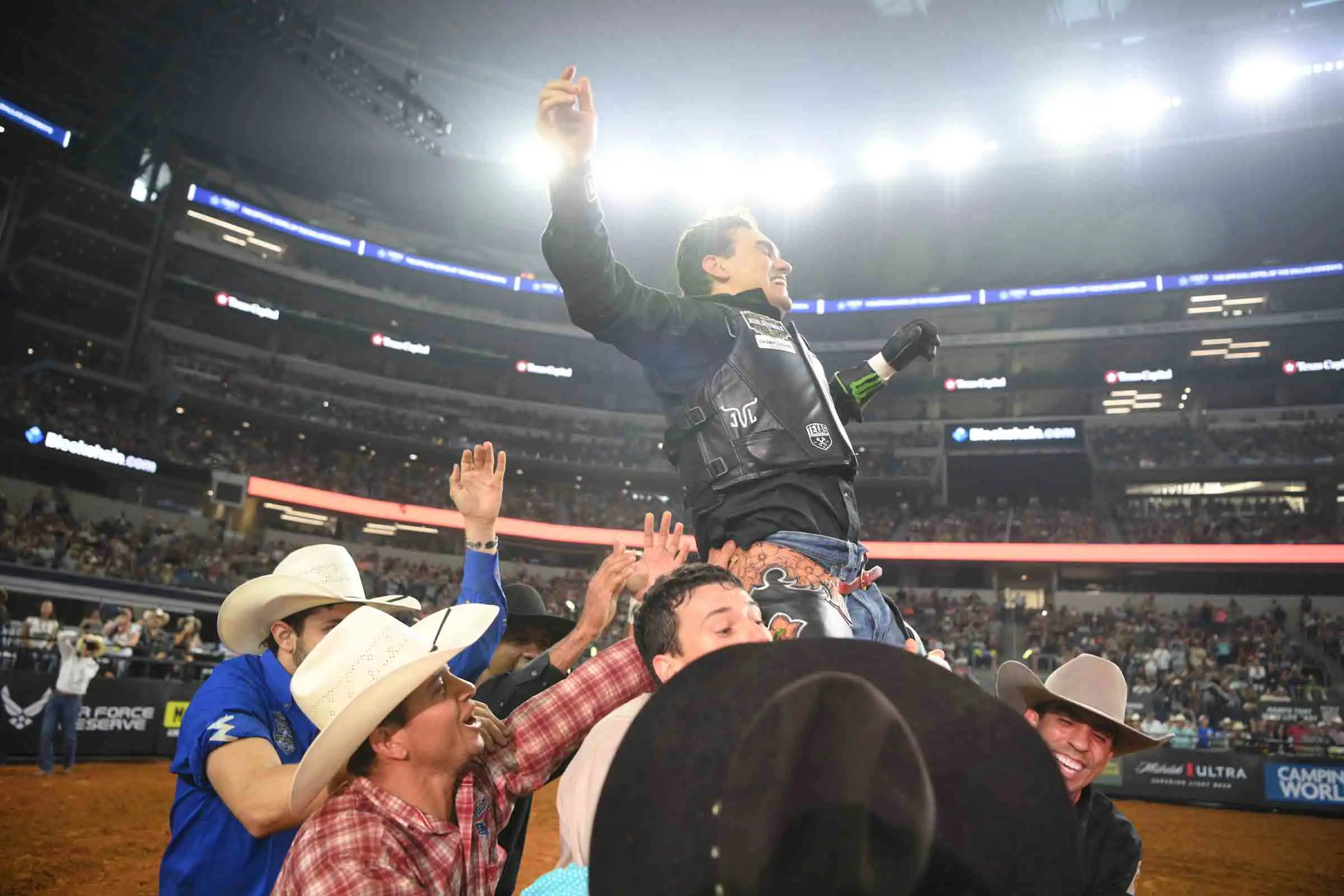 25 LIVE World Finals 02 1350